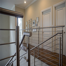Wood handrail decorative stainless steel horizontal bar pipe rod railing for staircase/deck/balcony