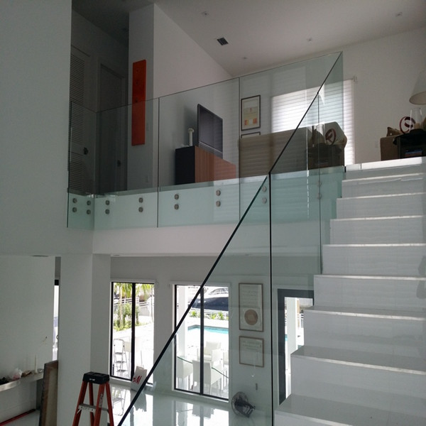 S-S.s Standoff Glass railing Design for Balcony